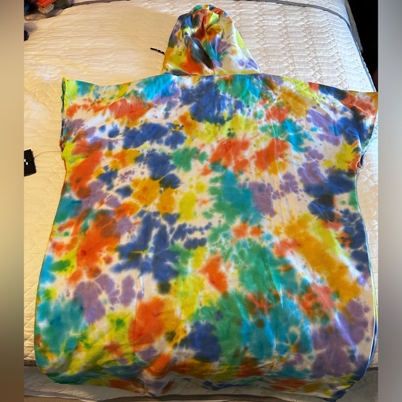 Slowtide Changing Poncho - Picture 2 of 4